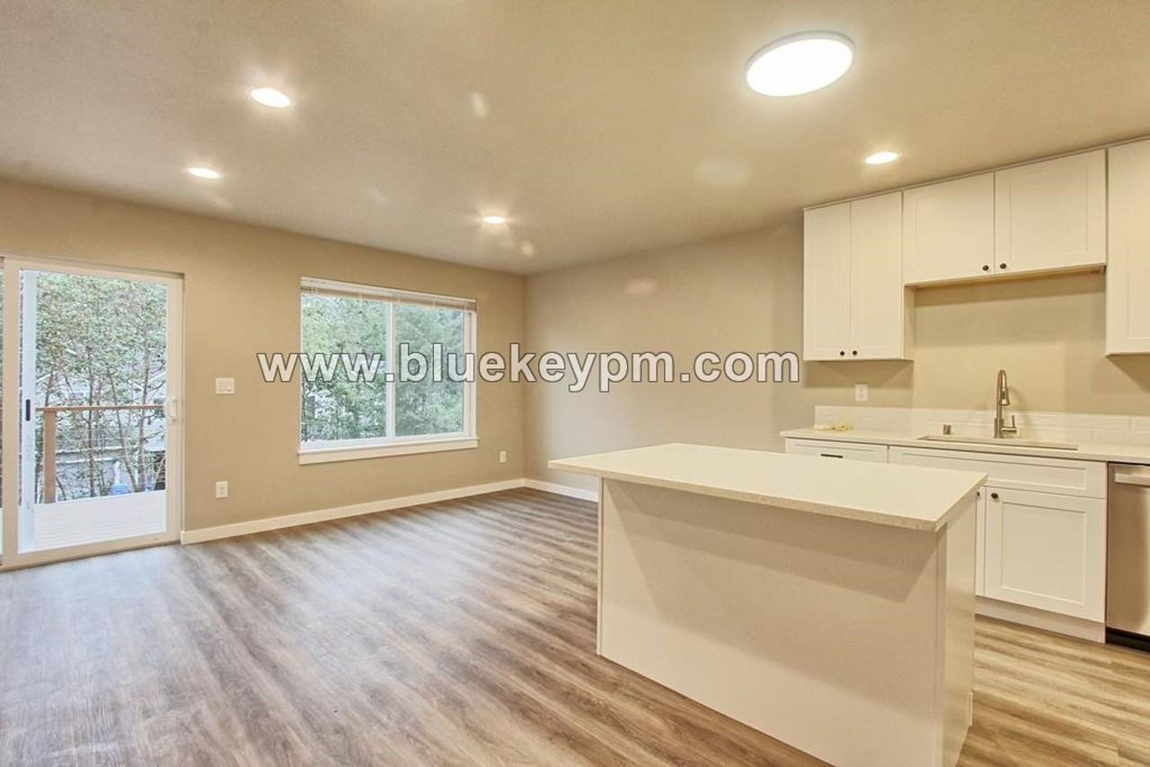 209 Cloverdale Rd #A - Photo 6 of 15