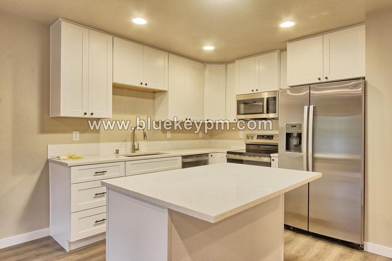 209 Cloverdale Rd #A - Photo 7 of 15
