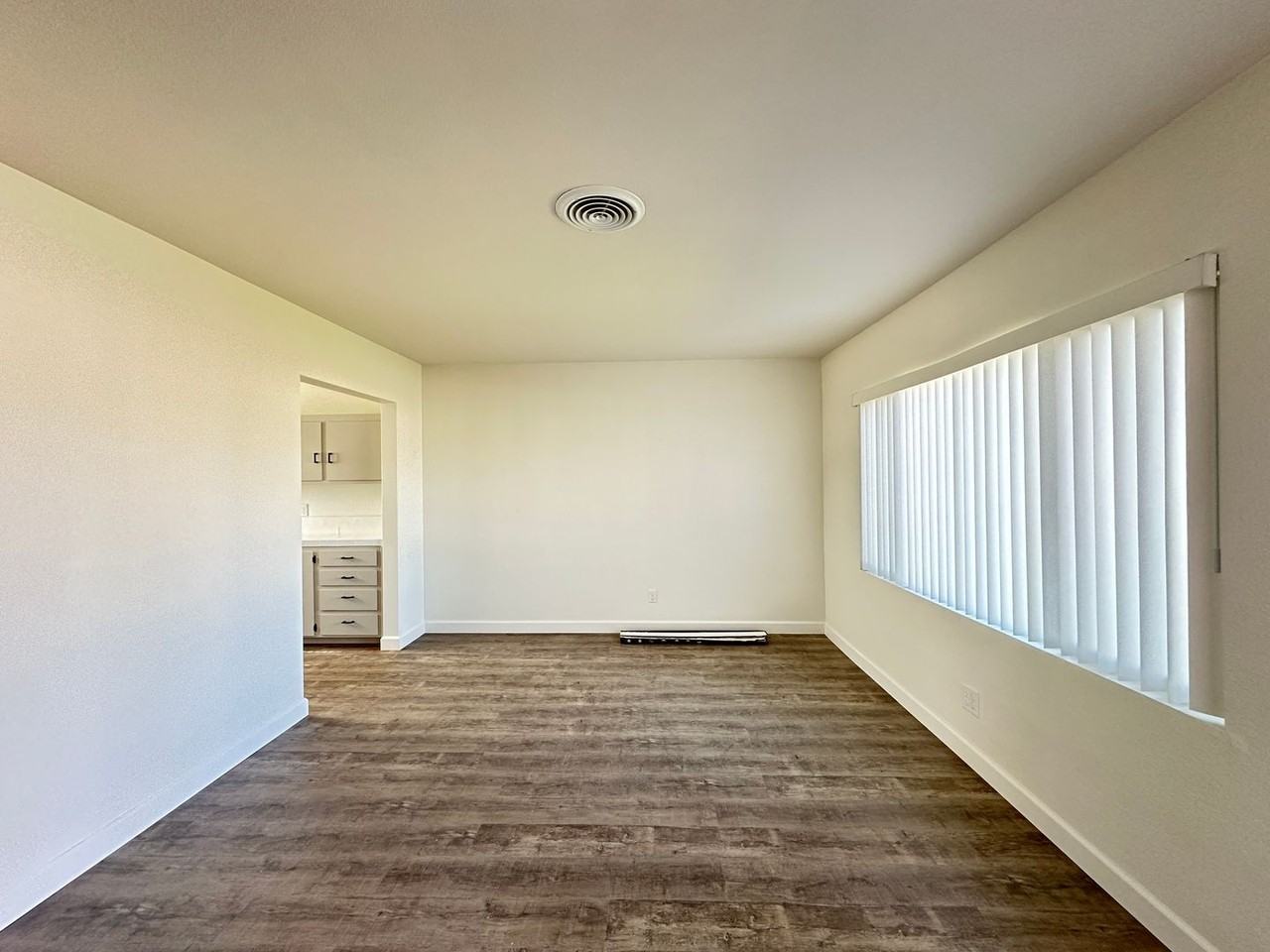 1612 Dale St - Photo 3 of 16