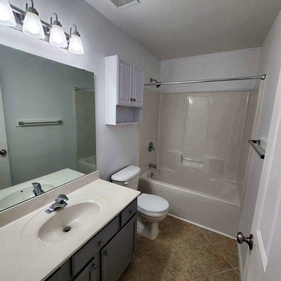 2826 Bombay Dr - Photo 4 of 28