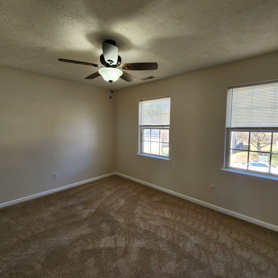 2826 Bombay Dr - Photo 7 of 28