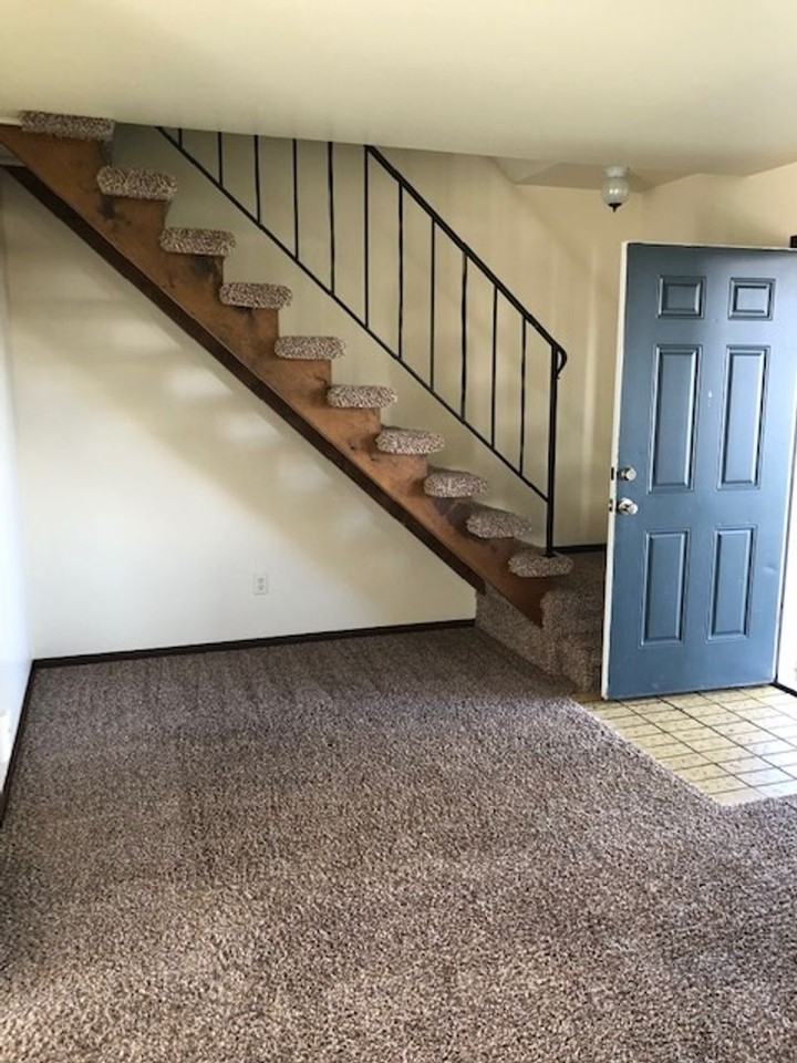 2 Bedroom Townhome with garage and fenced yard! - Photo 2 of 19