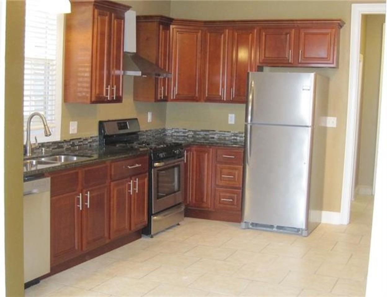 825 Clouet St - Photo 3 of 7