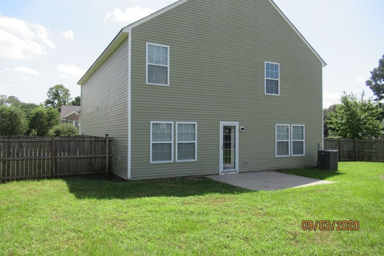 1760 Nicholas Dr - Photo 3 of 48