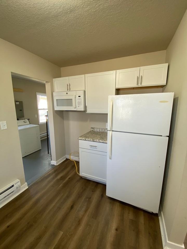 1309 E 36th Ct - Photo 3 of 10