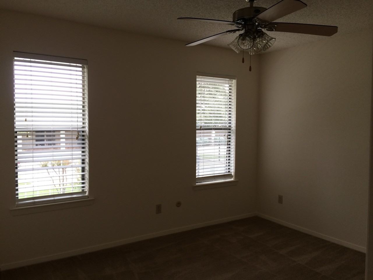 4301 Lake Shore Villa Dr - Photo 2 of 4