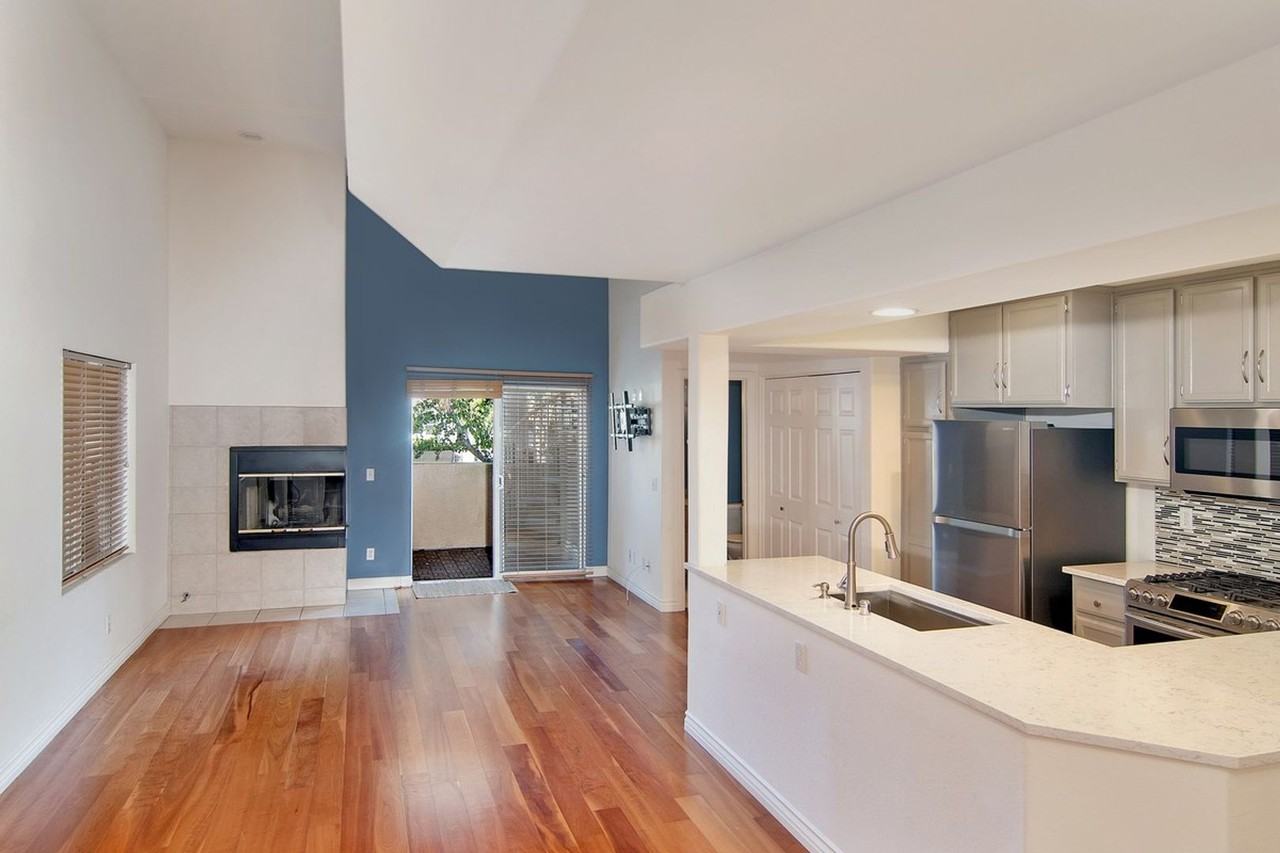 2231 Felspar St - Photo 2 of 15