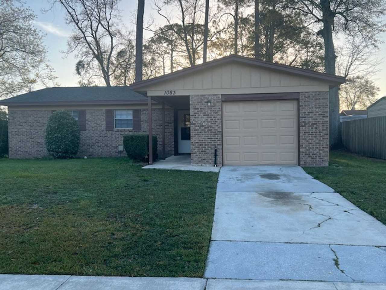 1083 Stokes St - Photo 2 of 29