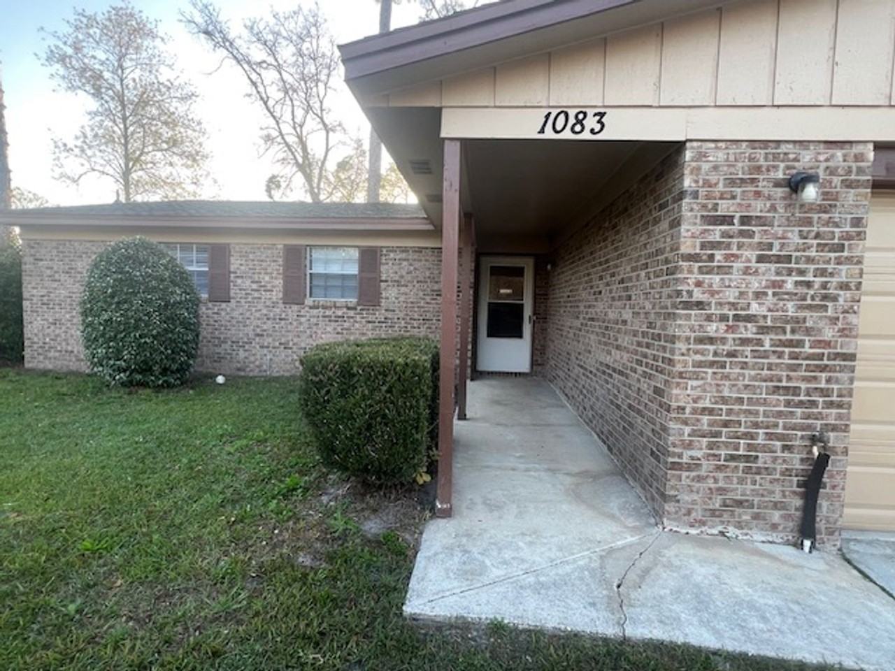 1083 Stokes St - Photo 3 of 29