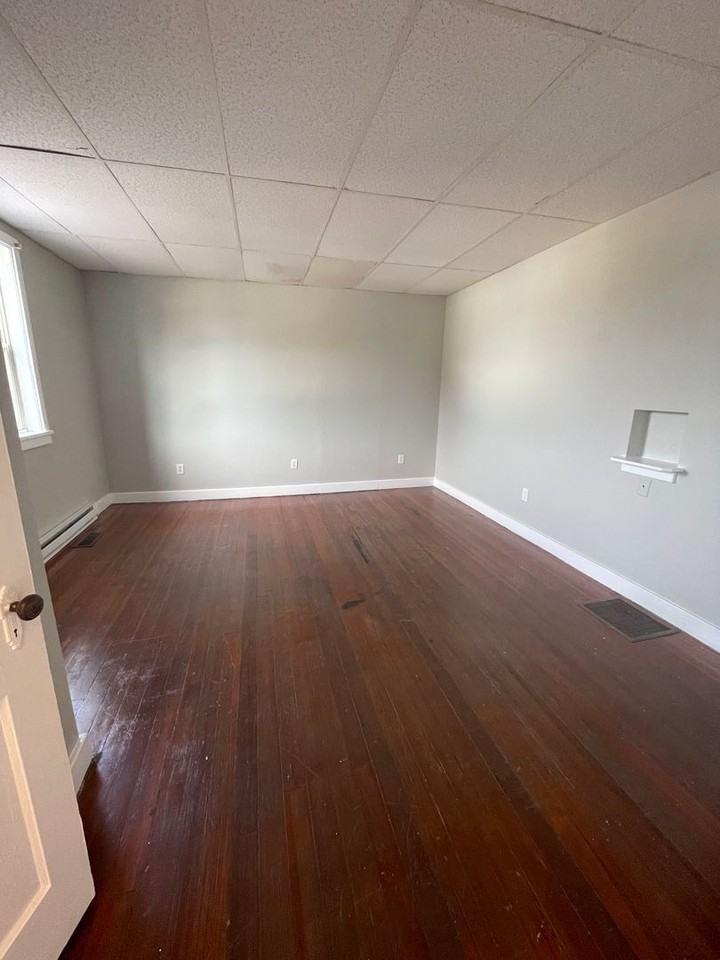 208 S Market - Photo 4 of 14