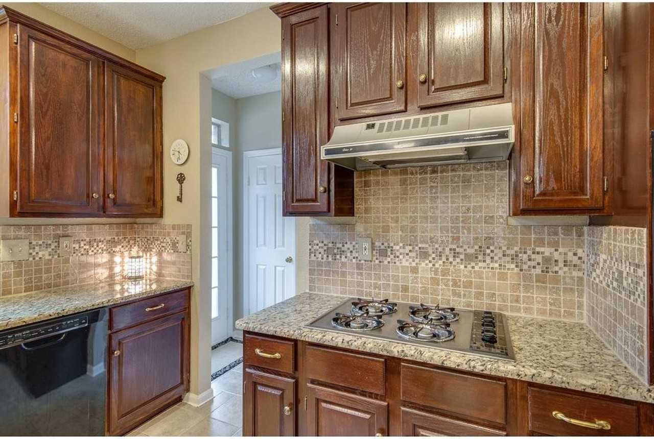 5105 Broken Bow Dr - Photo 2 of 4