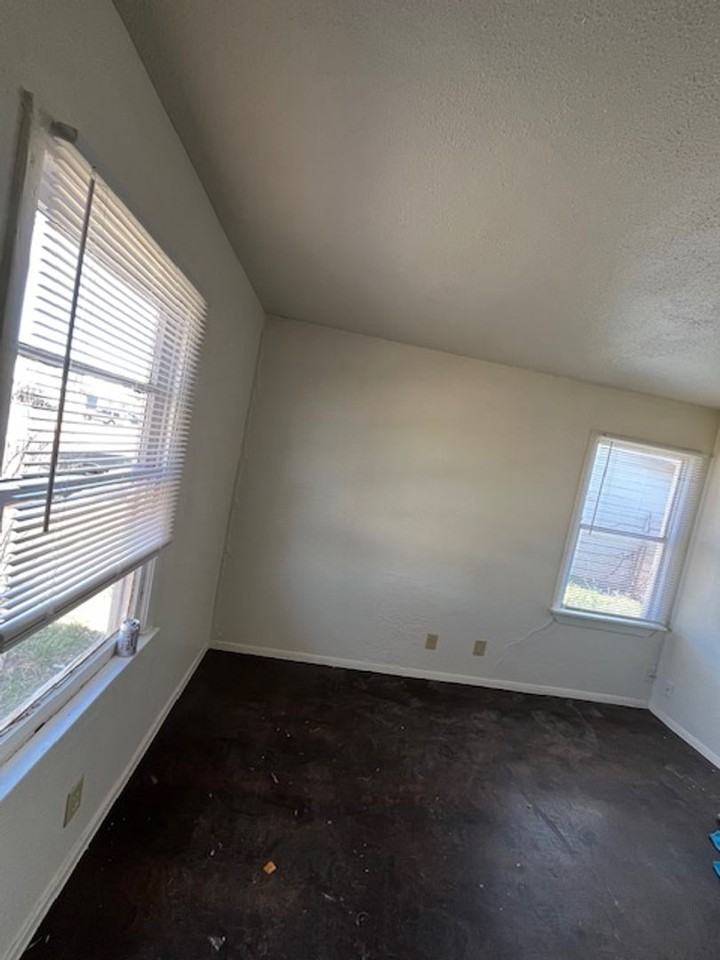 5457 Encino Rd - Photo 2 of 8