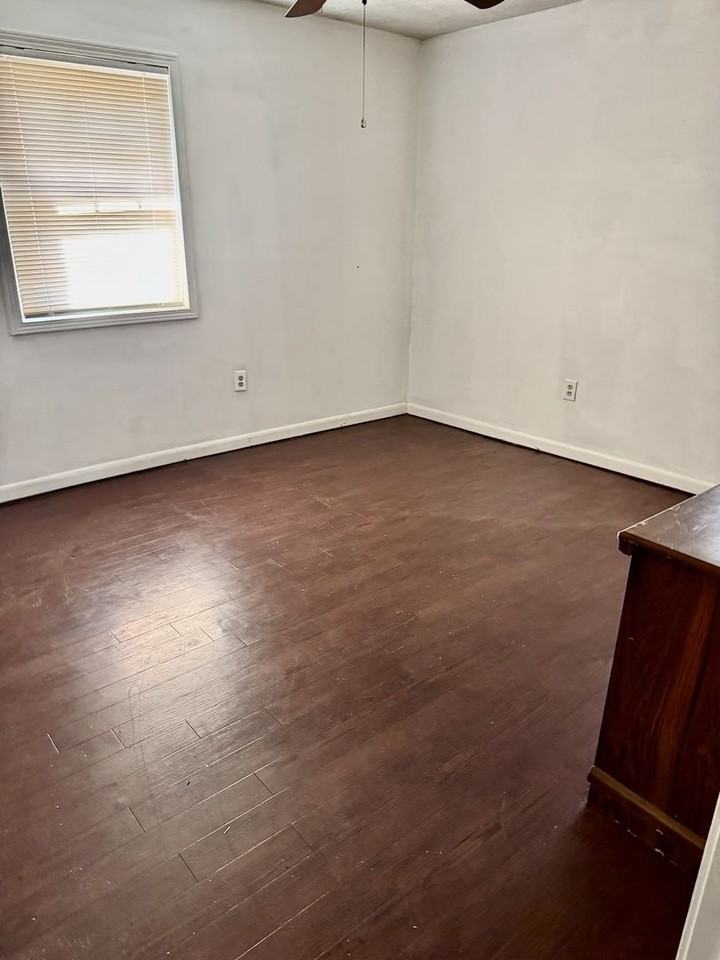 1654 Camellia Ln - Photo 7 of 10