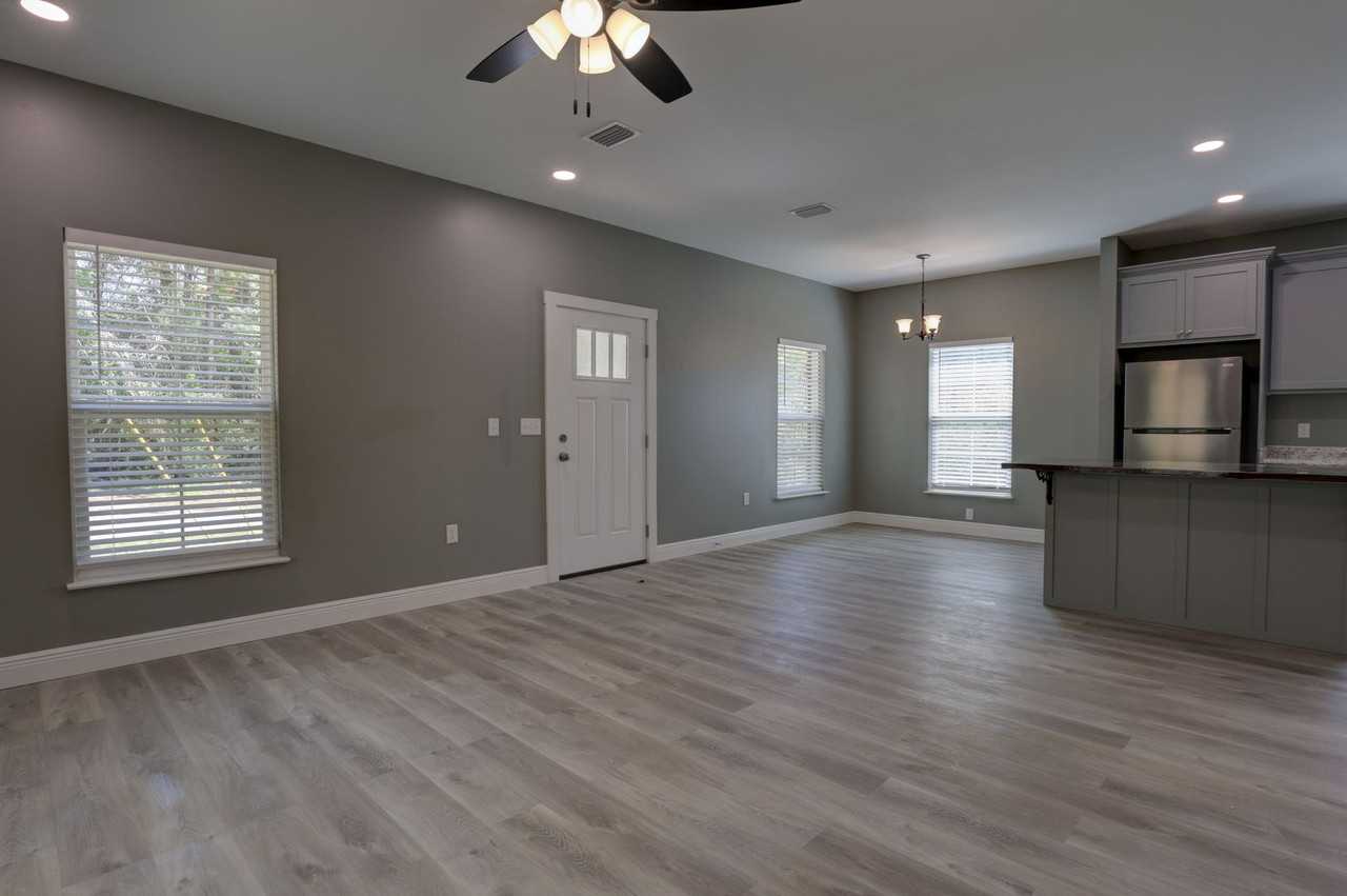 28155 7th Ave - Photo 2 of 15