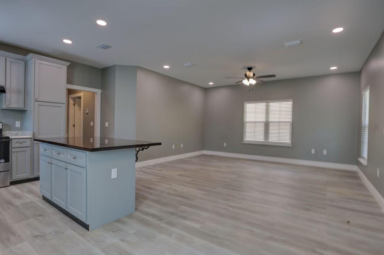 28155 7th Ave - Photo 3 of 15