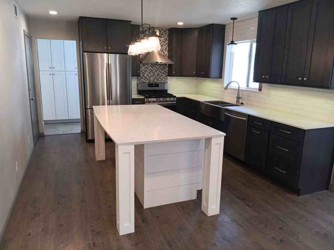 10508 Karen Avenue Northeast - Photo 3 of 21