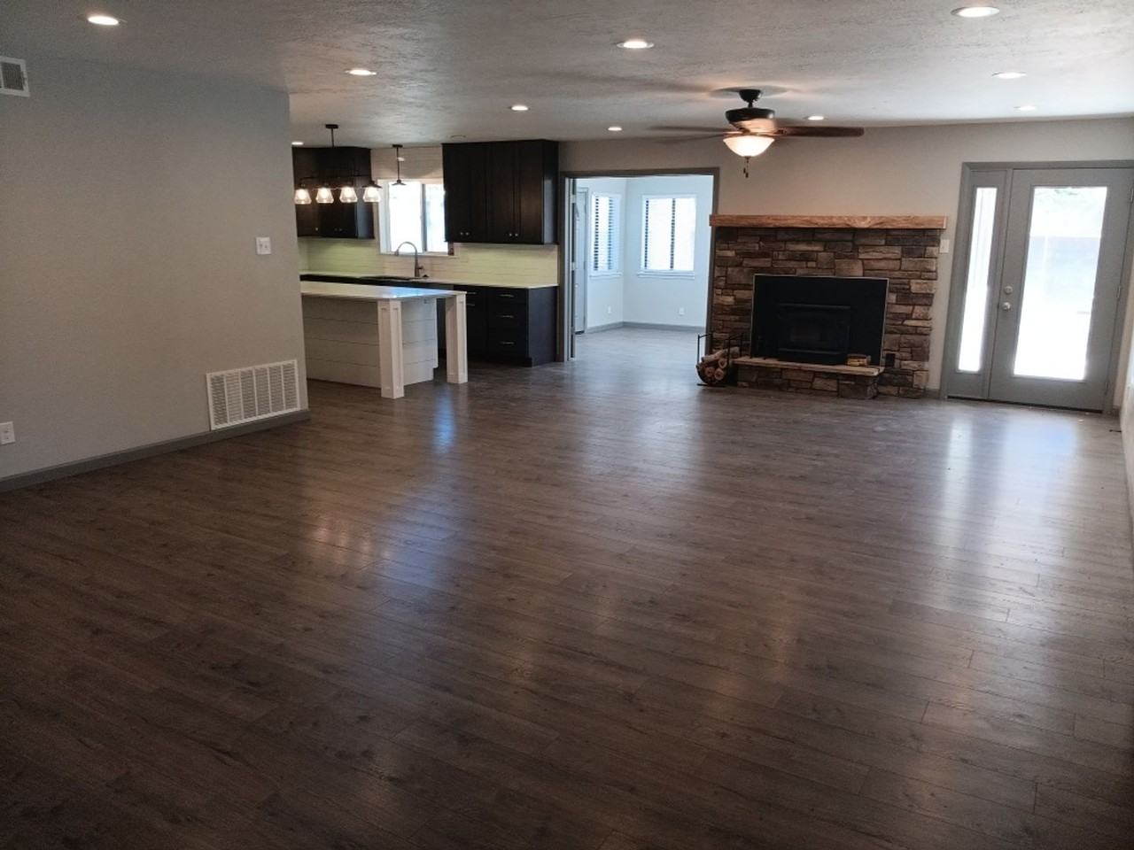 10508 Karen Avenue Northeast - Photo 6 of 21