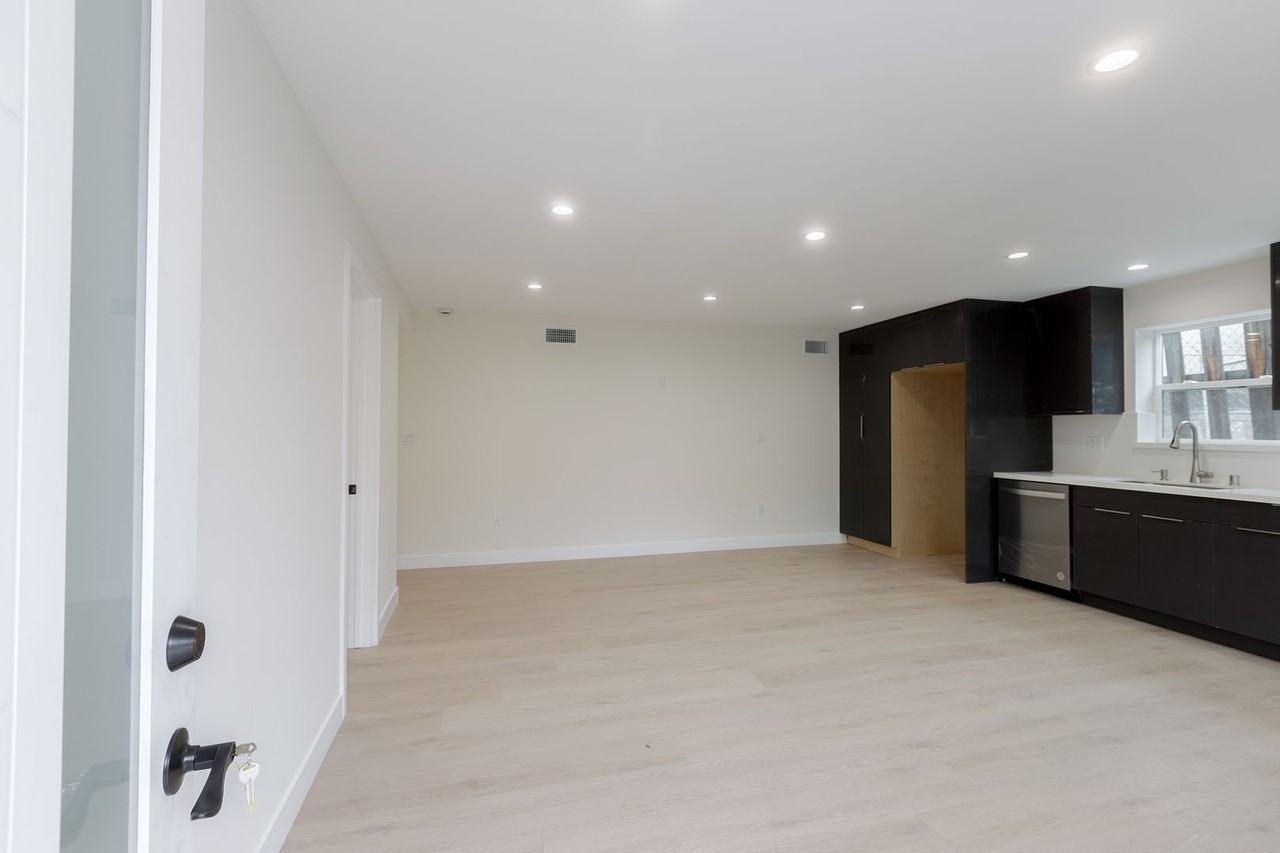 1009 W Angeleno Ave #101 - Photo 2 of 15