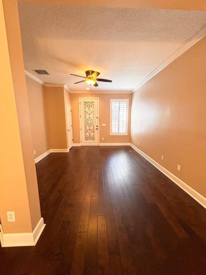 6113 6113 Eclipse Circle  - 6113 Eclipse Cir - Photo 3 of 32