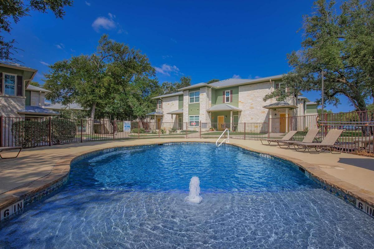 155 Hillcrest Ln - Photo 2 of 14