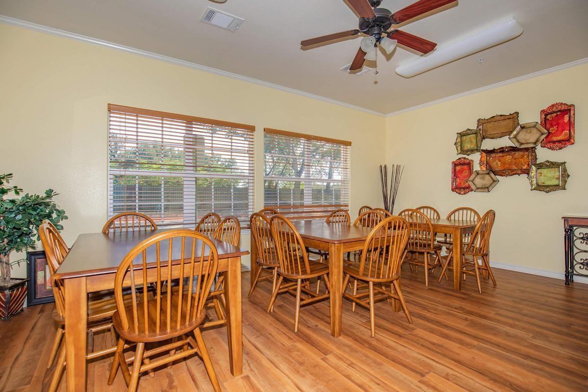 155 Hillcrest Ln - Photo 4 of 14