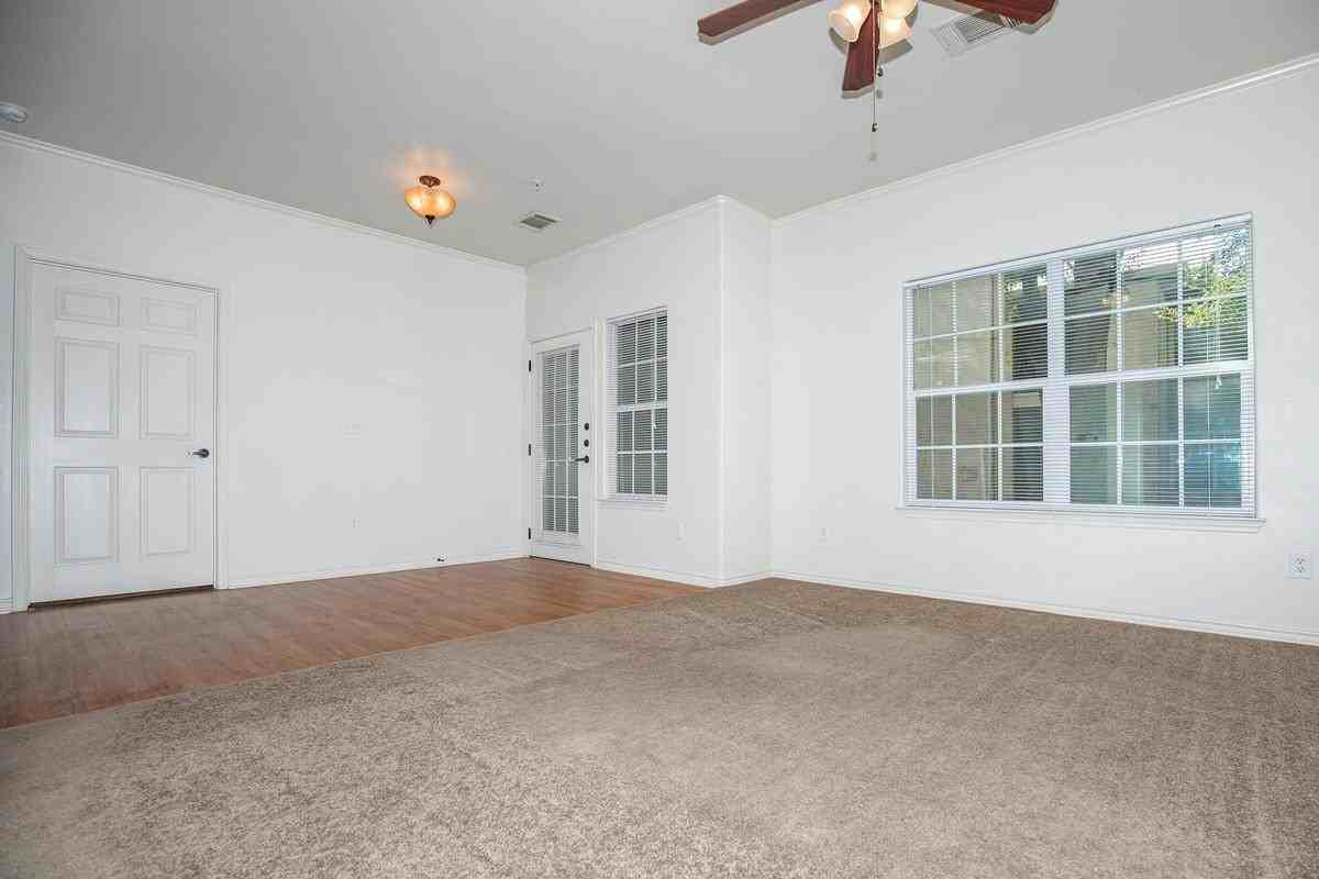 155 Hillcrest Ln - Photo 3 of 14