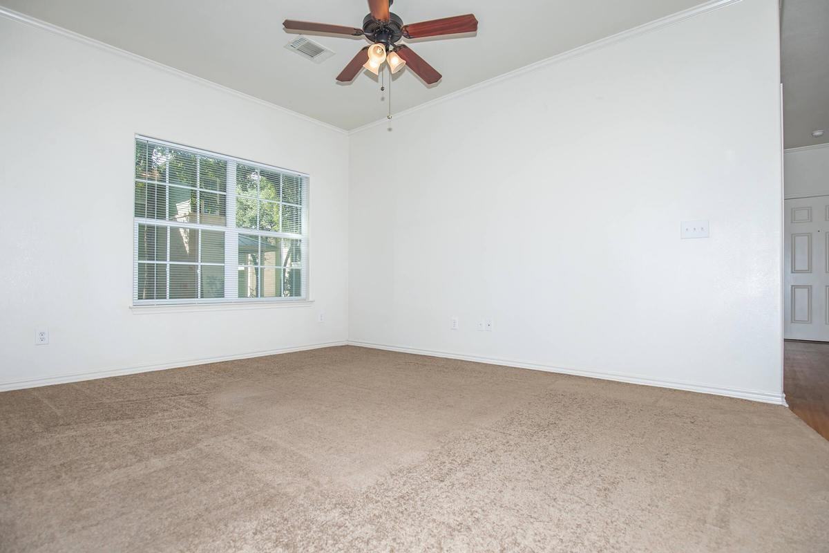 155 Hillcrest Ln - Photo 2 of 14