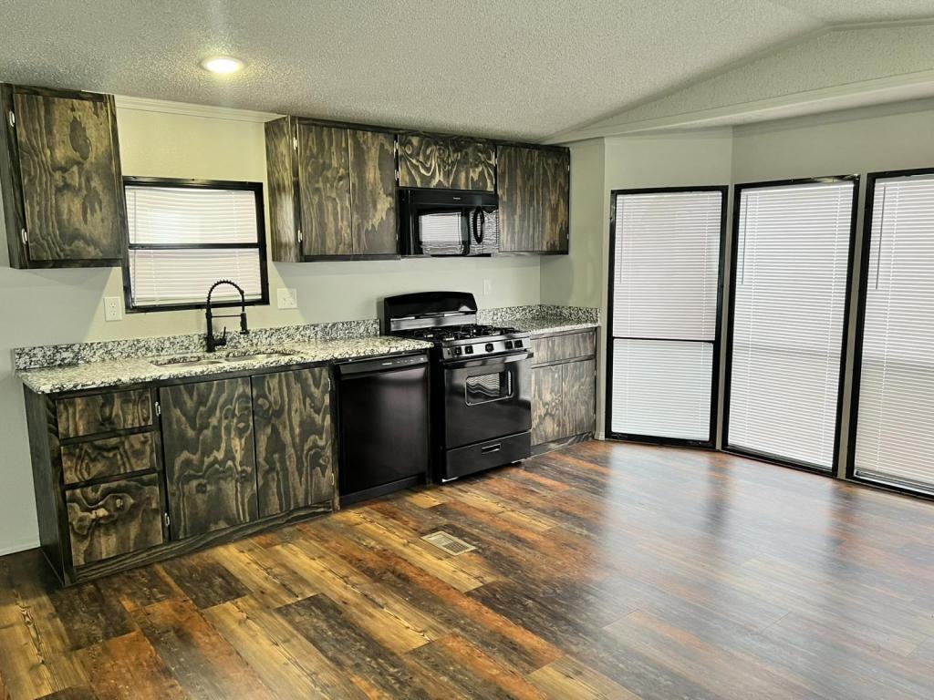 1219 W Choctaw St ##25 - Photo 3 of 24
