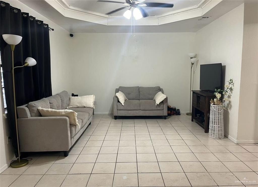 2903 Loma Linda Cir N - Photo 3 of 8