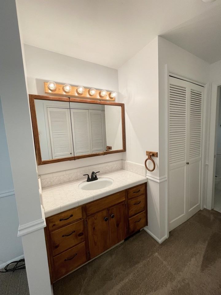 4504 S Loren Von Dr - Photo 2 of 34