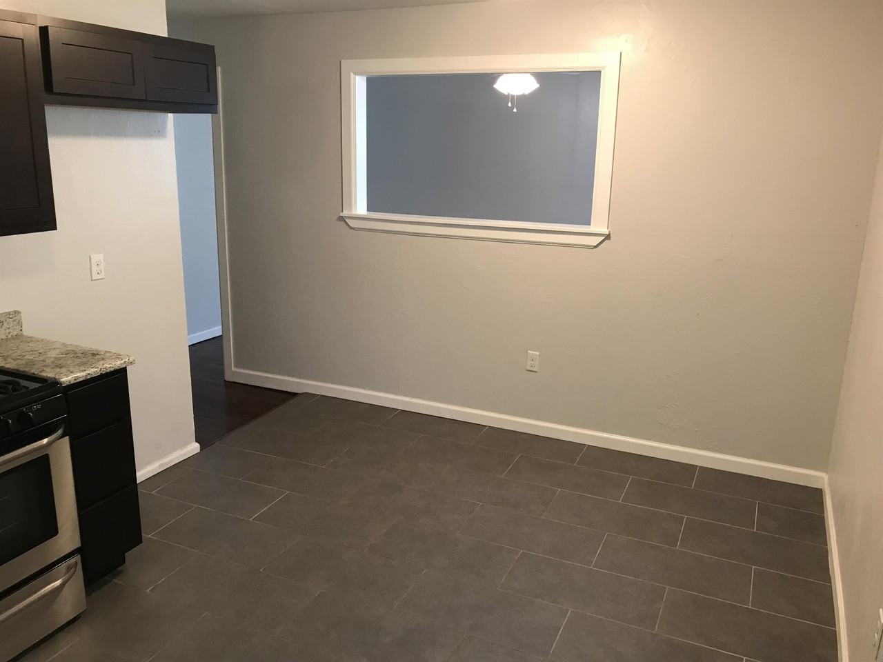 1515 N Louisa Ave - Photo 4 of 18