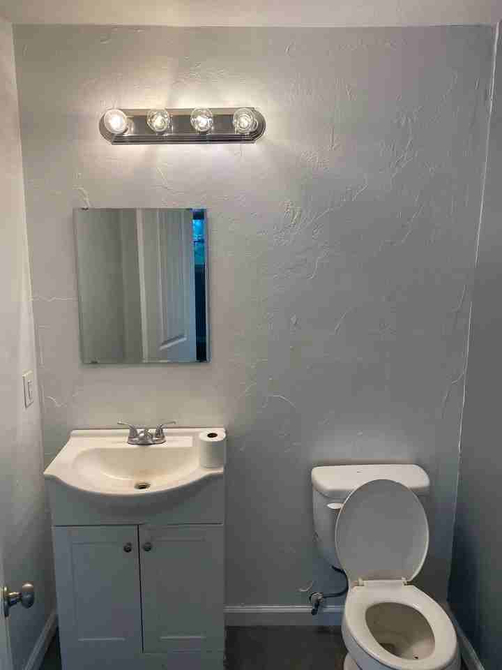 1515 N Louisa Ave - Photo 3 of 18