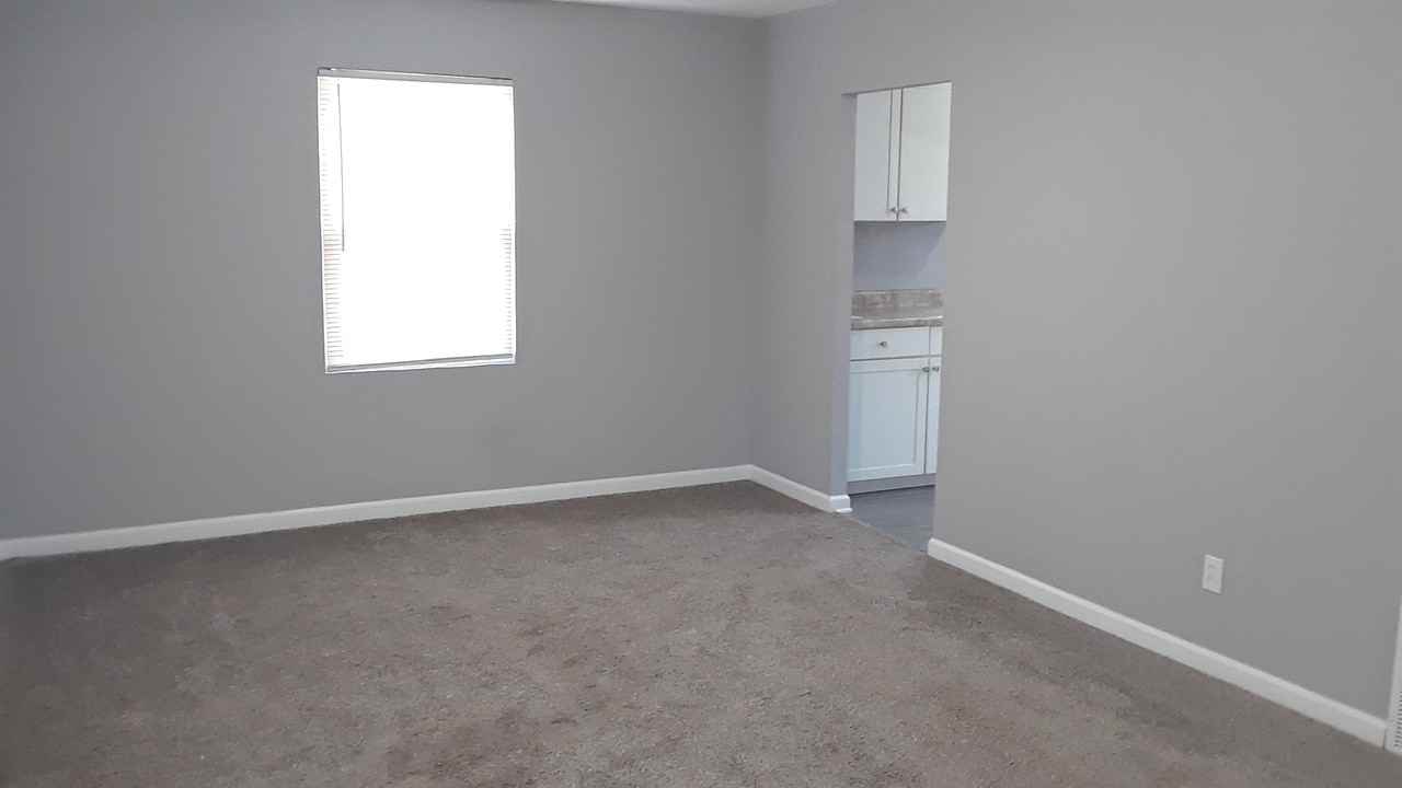 6627 Decatur St - Photo 3 of 17