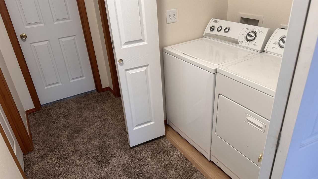 1310 S Skyline Dr #B - Photo 5 of 15