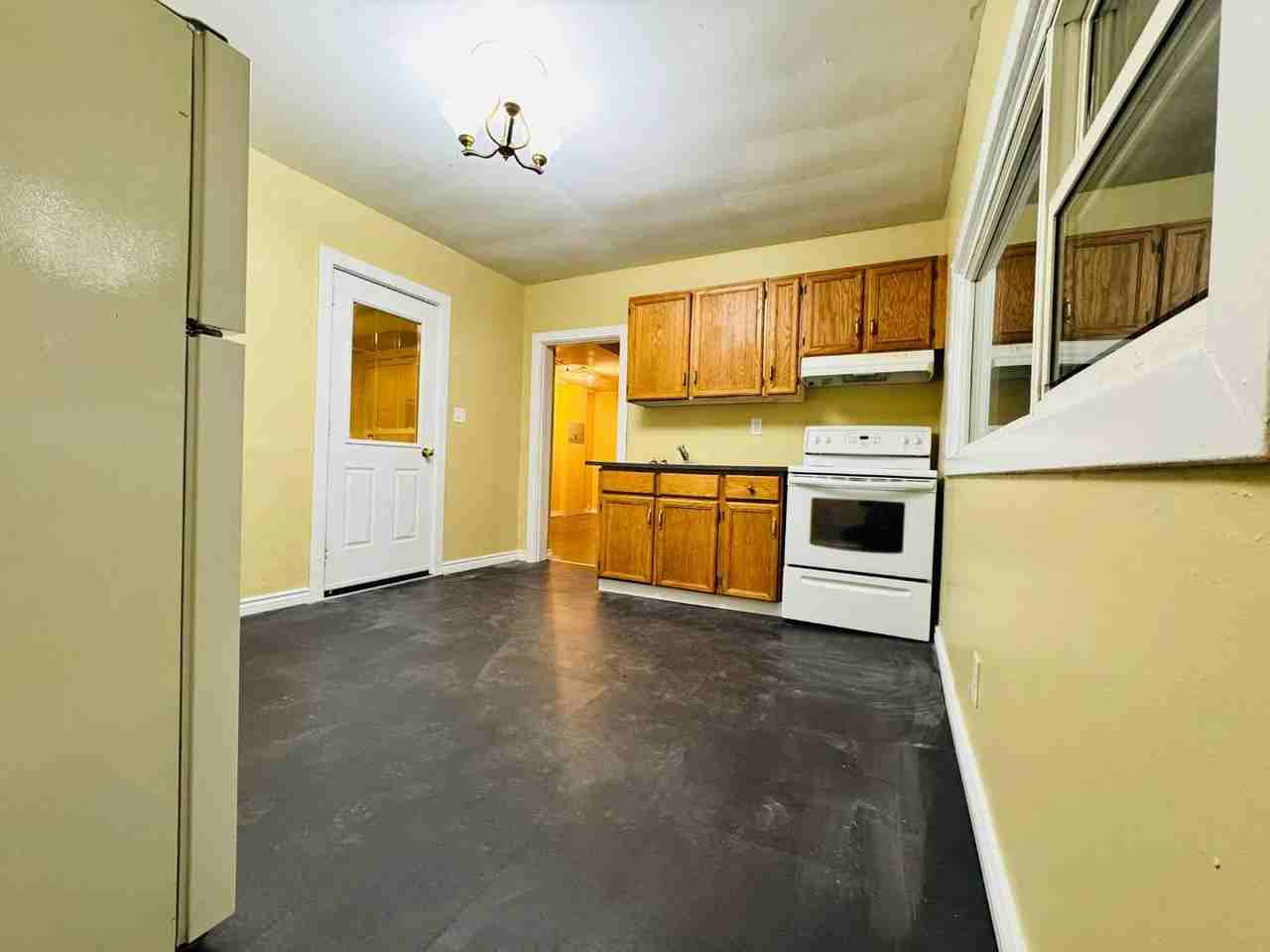 52 Aikman Ave #2 - Photo 2 of 20