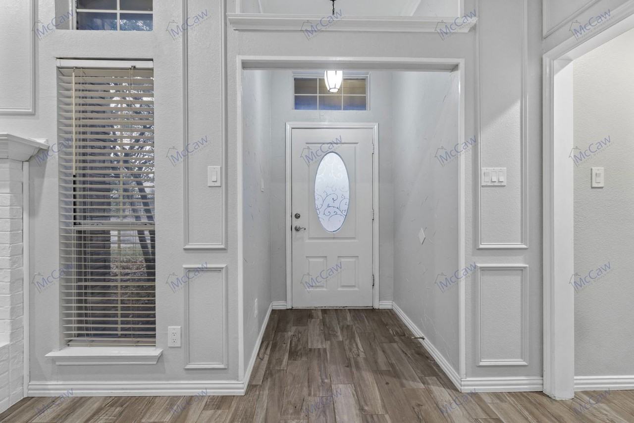 8026 Hickory St - Photo 2 of 17