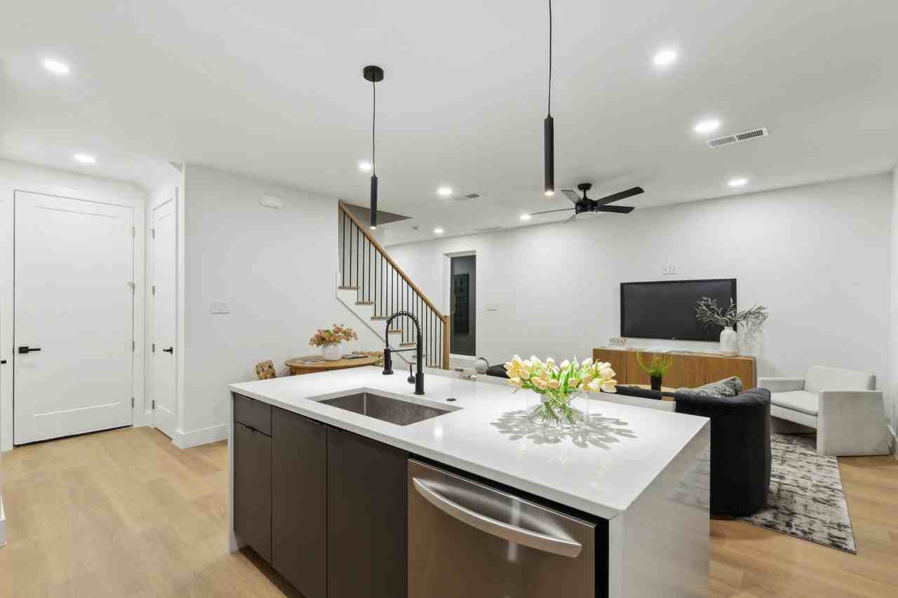 7319 Wildbird Ln - Photo 7 of 18