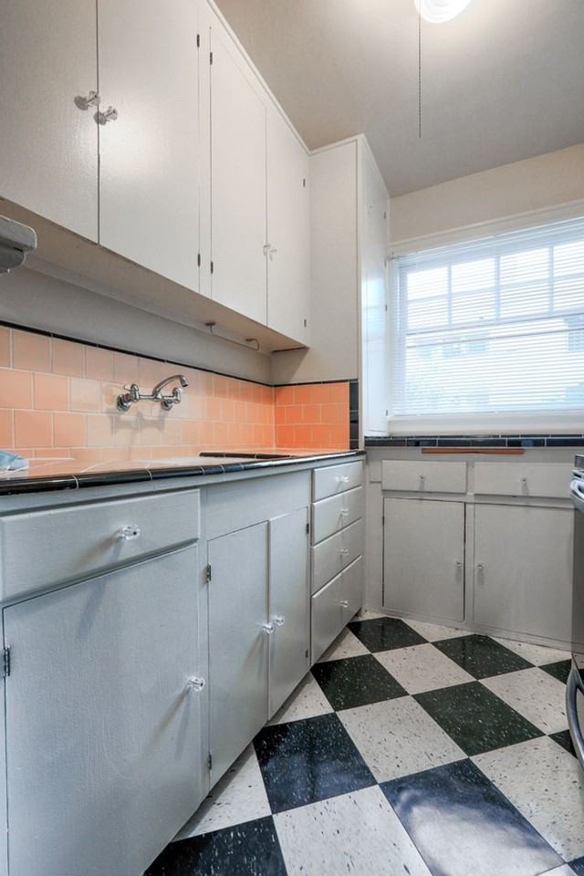 ZENABE COURT APARTMENTS (SCHP01) - Photo 6 of 19