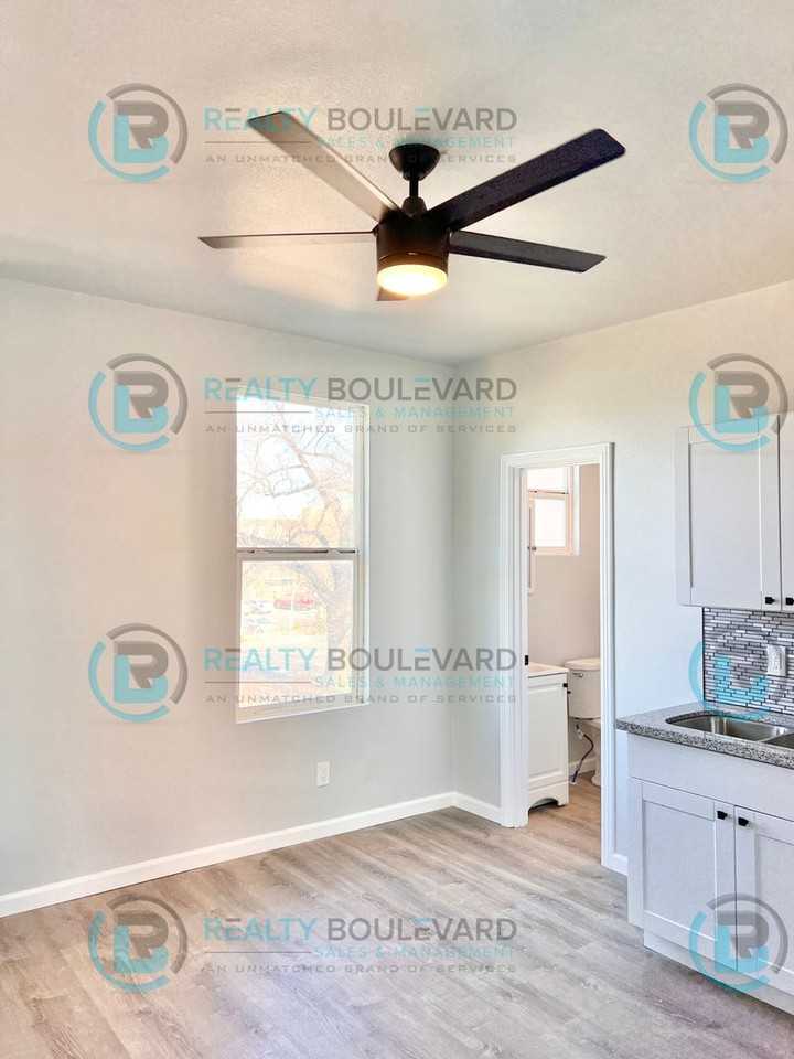 651 Elko Ave Reno, NV 89512 - Photo 3 of 34