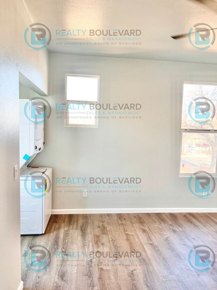 651 Elko Ave Reno, NV 89512 - Photo 4 of 34