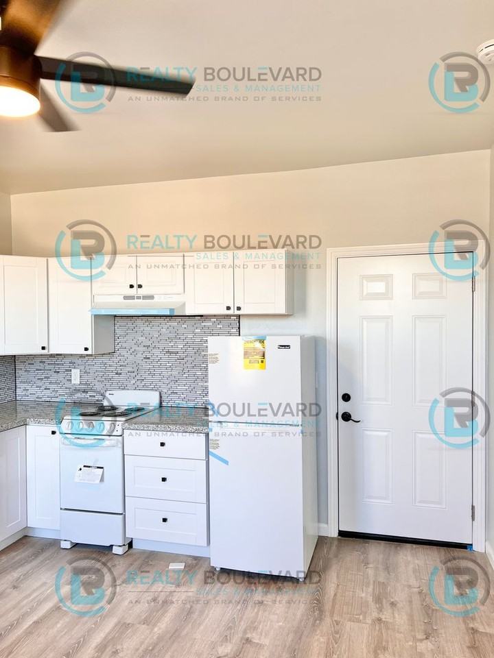 651 Elko Ave Reno, NV 89512 - Photo 6 of 34