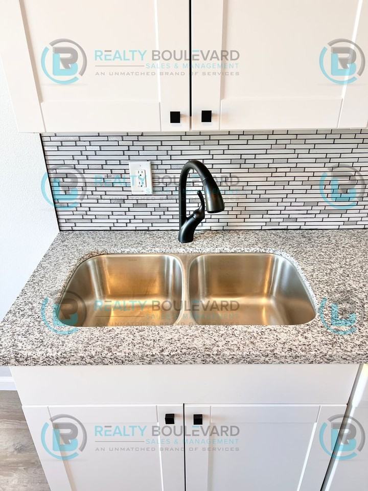 651 Elko Ave Reno, NV 89512 - Photo 7 of 34