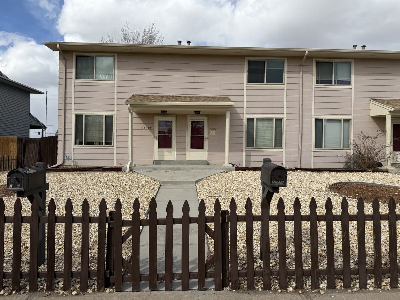 16711 E 13th Ave - Photo 2 of 25