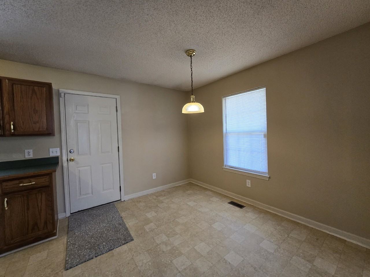 1007 Walnut Dr - Photo 6 of 12