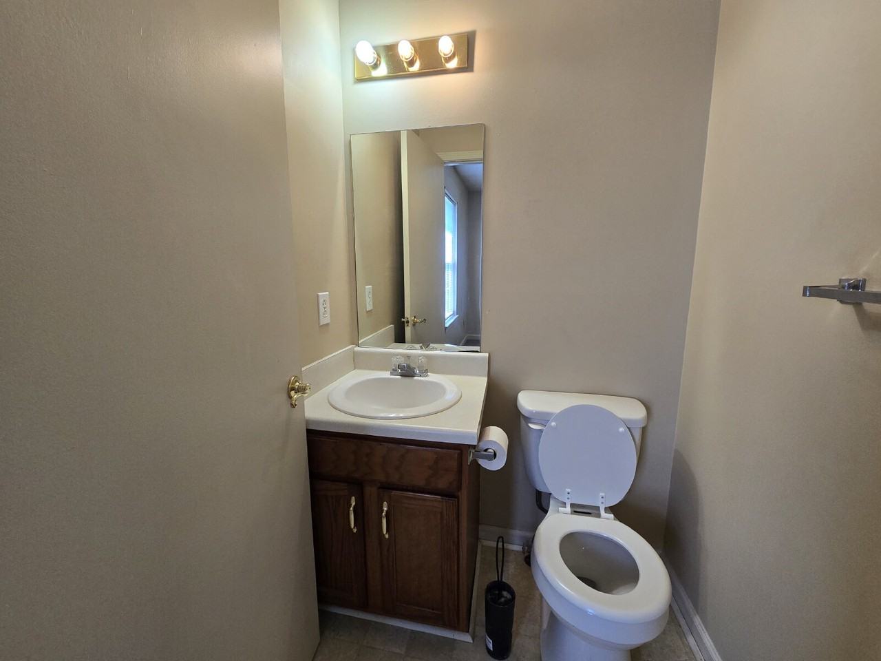 1007 Walnut Dr - Photo 7 of 12