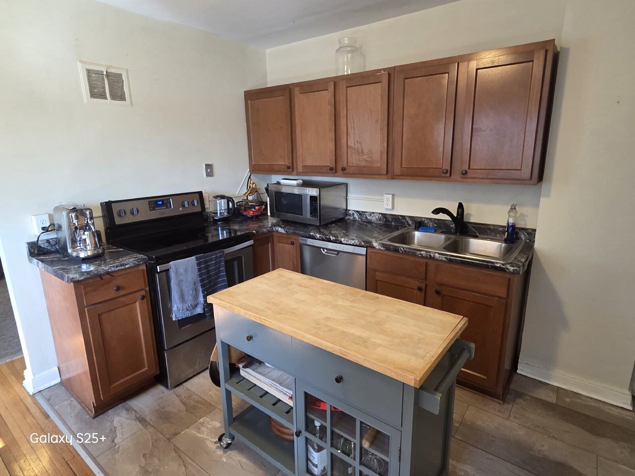 4315 Bloomington Ave - Photo 3 of 18