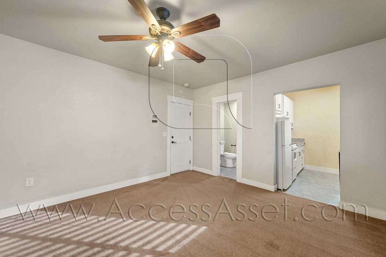 226 E Peck St #3 - Photo 2 of 24