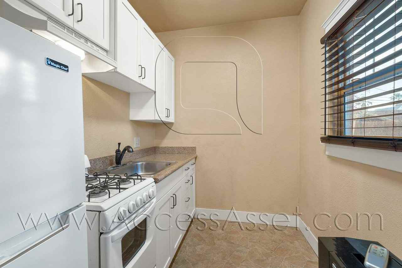 226 E Peck St #3 - Photo 6 of 24