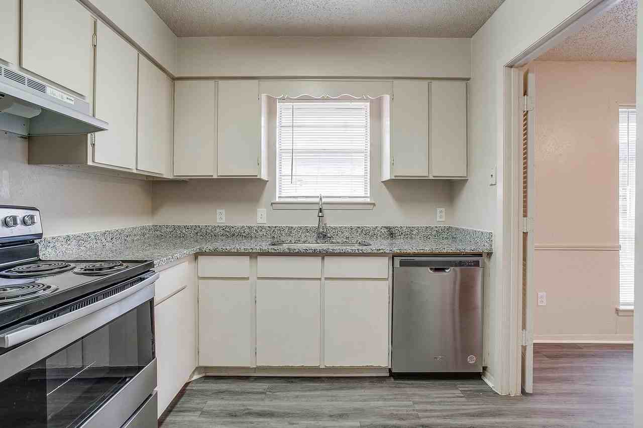 1635 Westridge Street - Photo 6 of 19