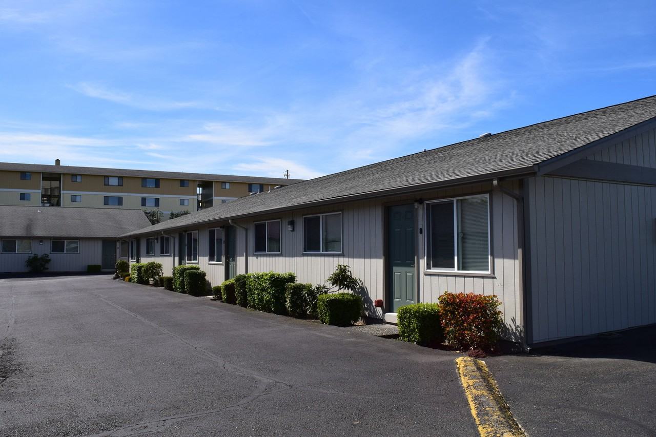 Westridge Apartments - Photo 2 of 14